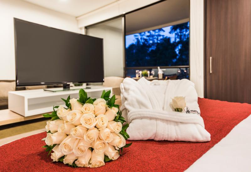 Travelers Rio Verde Living Suites Rionegro Exterior foto